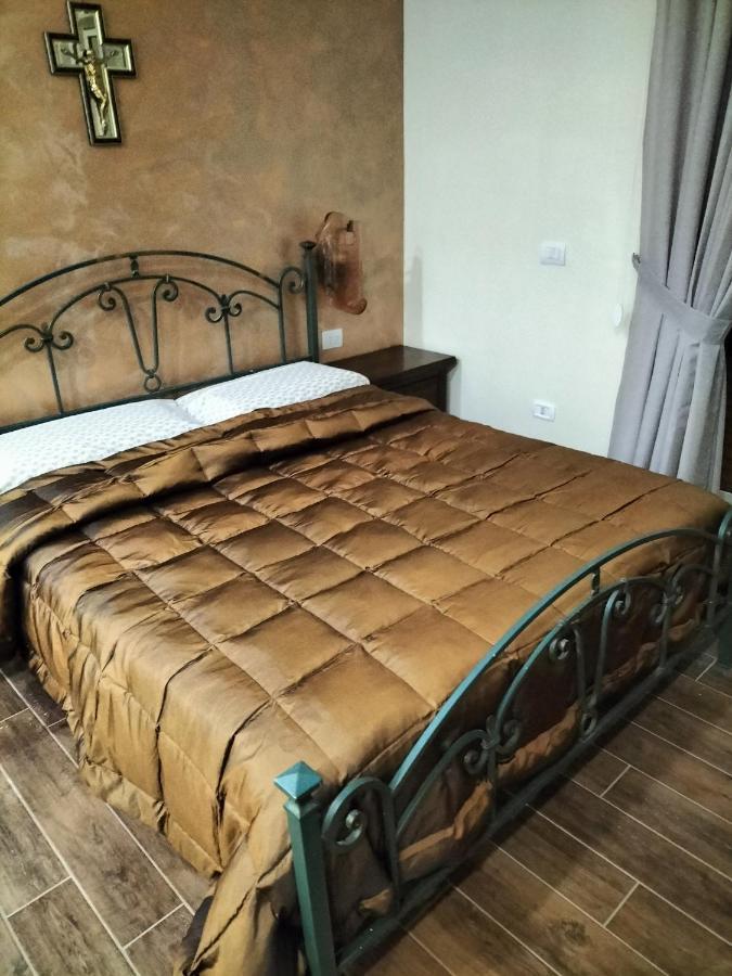 La Dimora Di Alex Apartment Napoli Bagian luar foto